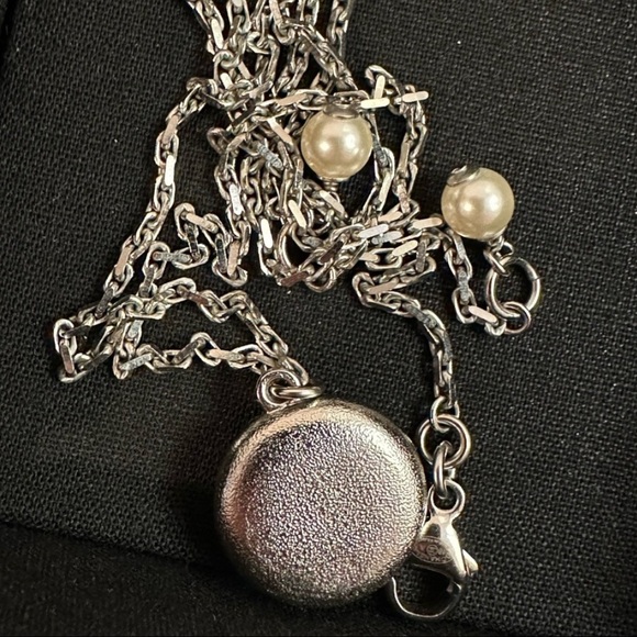 Chanel Necklacece Limited piece pre fall 2018. Christmas sale - Picture 8 of 15